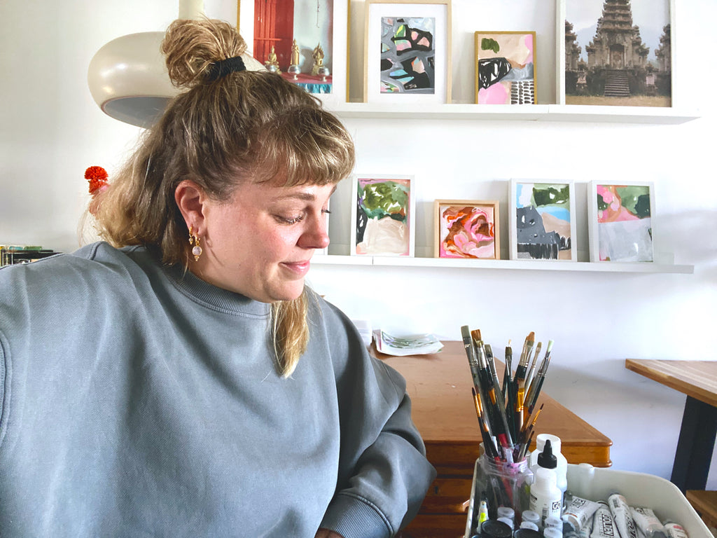 Discover Henriette Visscher, a Dutch artist whose soulful and authentic creations blend nature-inspired motifs with contemporary flair. Through her mixed media artworks, printed on canvas, she brings a sense of authenticity and serenity to any space. Explore her portfolio and experience the unique beauty of her work.